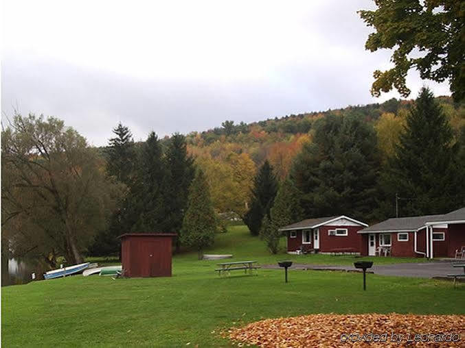 Red Carpet Inn On The Lake - Oneonta Zewnętrze zdjęcie